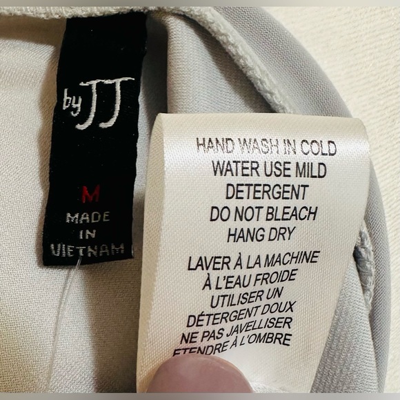 NWT - By JJ light gray, sleeveless, tank top, reversible neckline. Size medium. - Picture 5 of 7